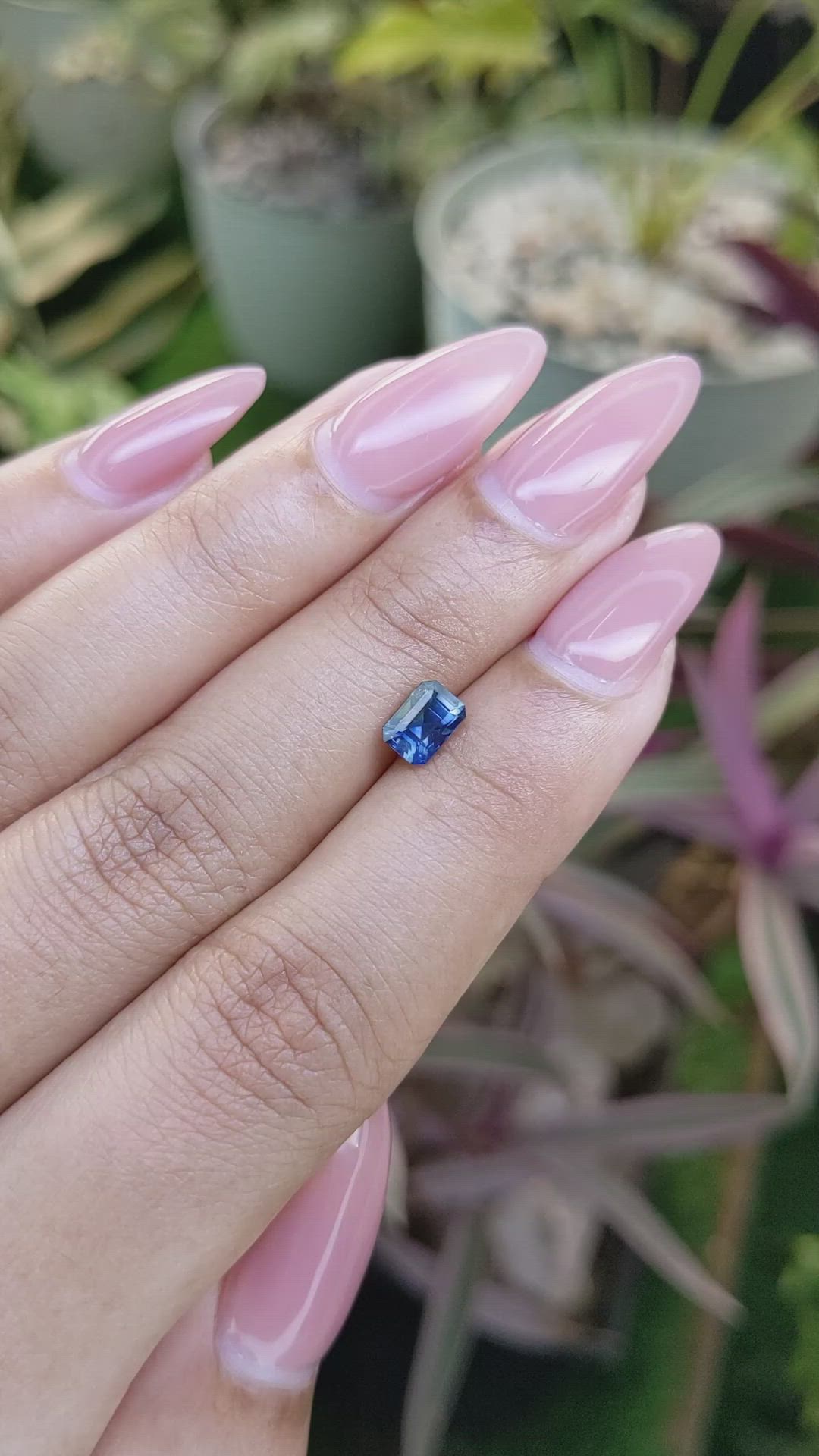 0.81 Ct. Bi Color Sapphire from Ceylon (Sri Lanka) Size Video