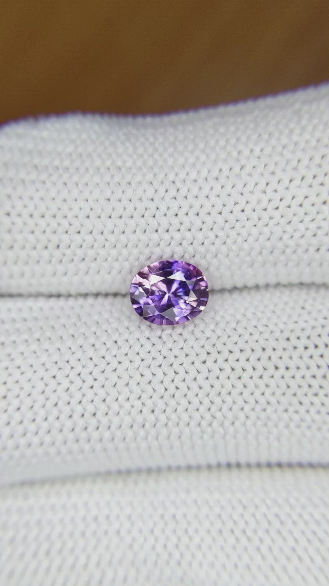1.15 Ct. Bi Color Sapphire from Ceylon (Sri Lanka) Size Video