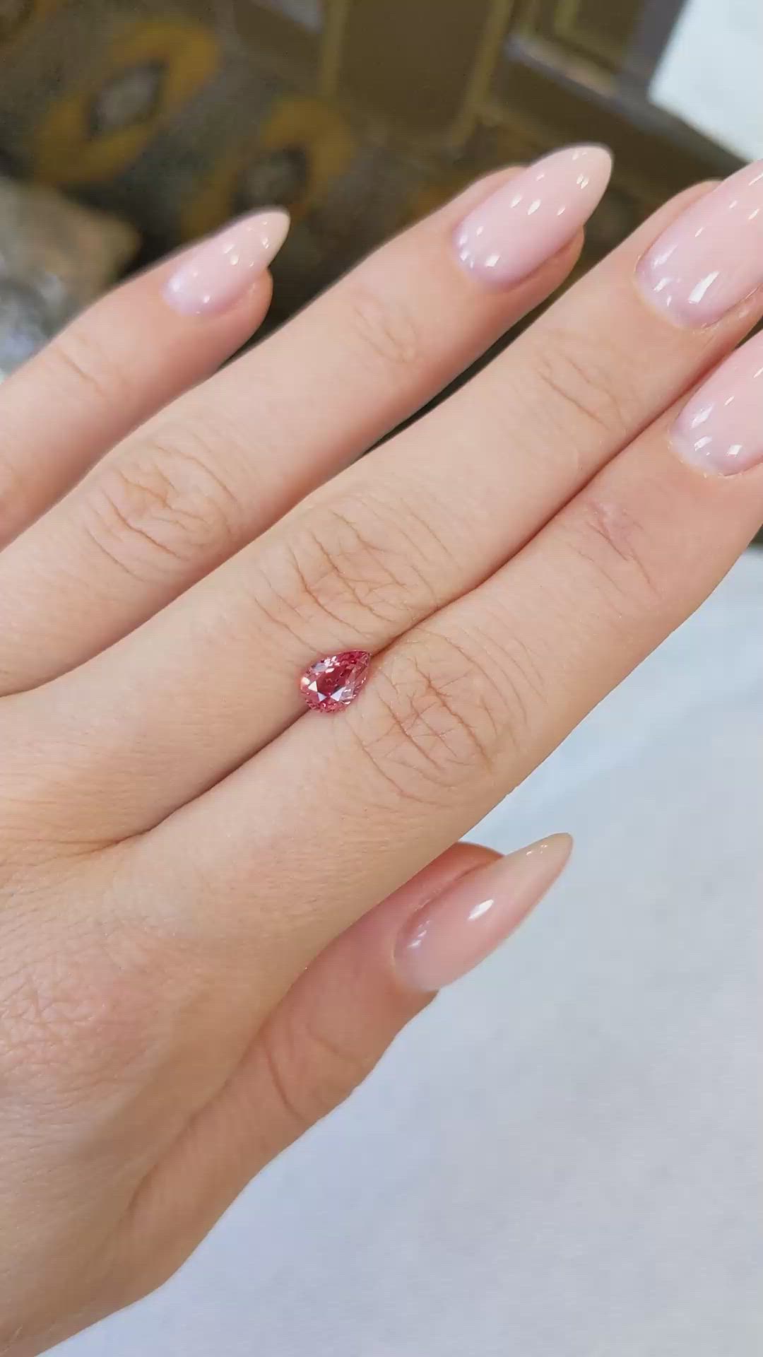 1.03 Ct. Padparadscha Sapphire from Ceylon (Sri Lanka) Size Video