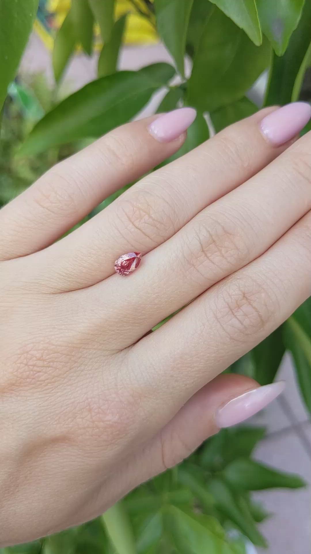1.03 Ct. Padparadscha Sapphire from Ceylon (Sri Lanka) Size Video