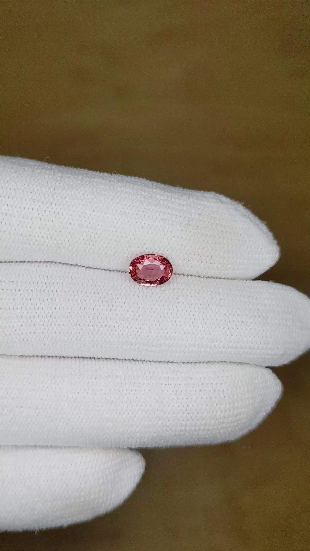 1.08 Ct. Padparadscha Sapphire from Ceylon (Sri Lanka) Size Video