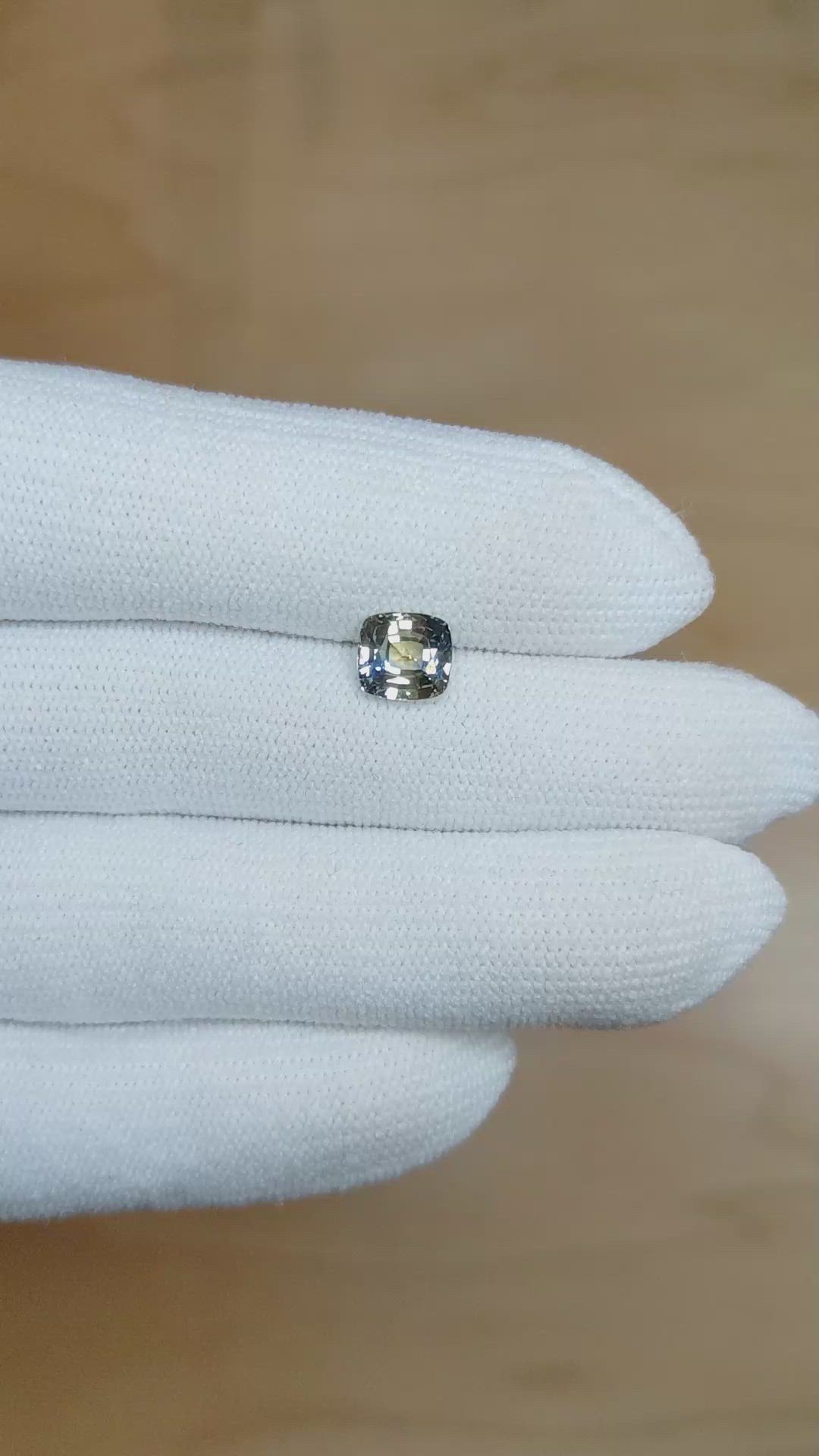 1.57 Ct. Bi Color Sapphire from Ceylon (Sri Lanka) Size Video