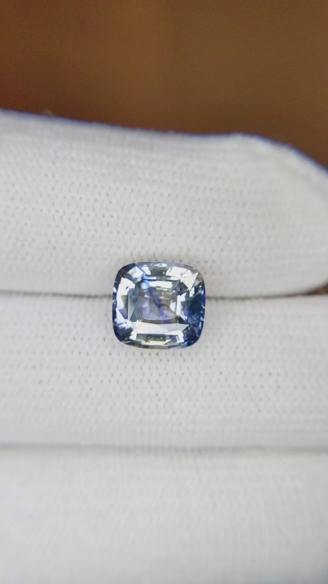 3.09 Ct. Bi Color Sapphire from Ceylon (Sri Lanka) Size Video