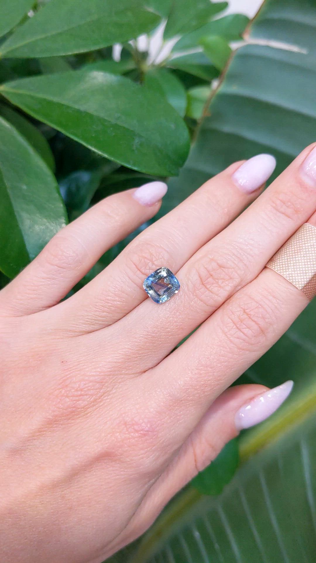 3.09 Ct. Bi Color Sapphire from Ceylon (Sri Lanka) Size Video