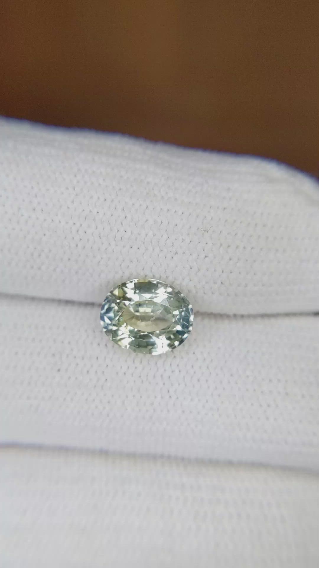 2.40 Ct. Bi Color Sapphire from Ceylon (Sri Lanka) Size Video