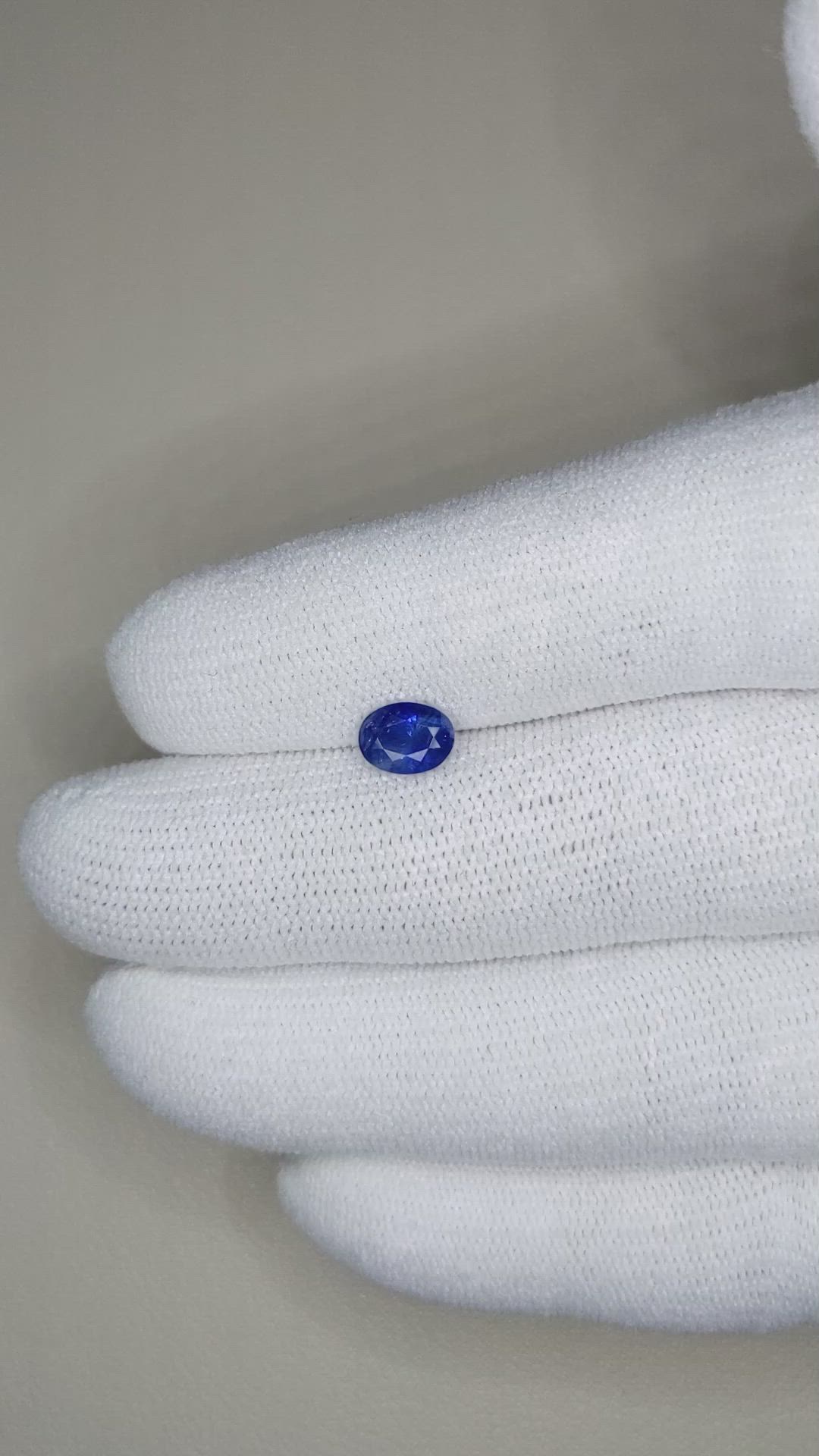 1.00 Ct. Blue Sapphire from Ceylon (Sri Lanka) Size Video