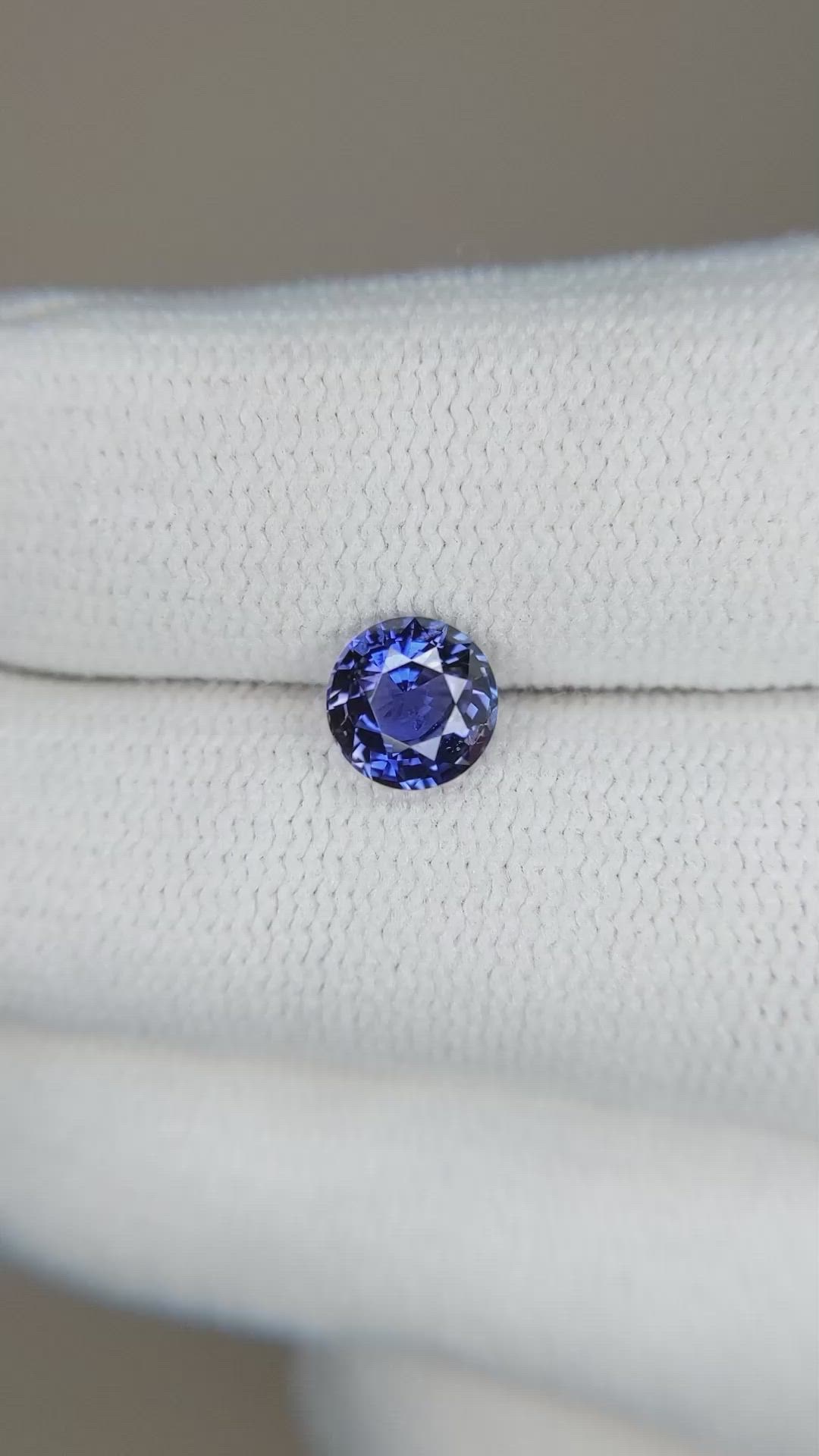 1.01 Ct. Blue Sapphire from Ceylon (Sri Lanka) Size Video