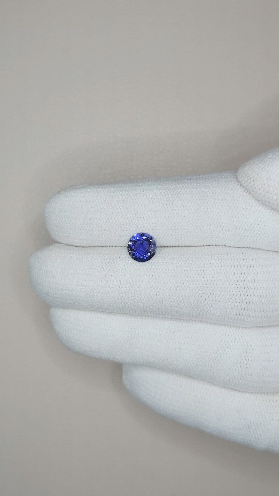 1.01 Ct. Blue Sapphire from Ceylon (Sri Lanka) Size Video