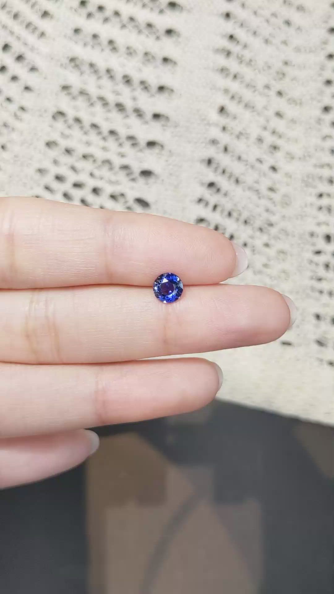 1.01 Ct. Blue Sapphire from Ceylon (Sri Lanka) Size Video