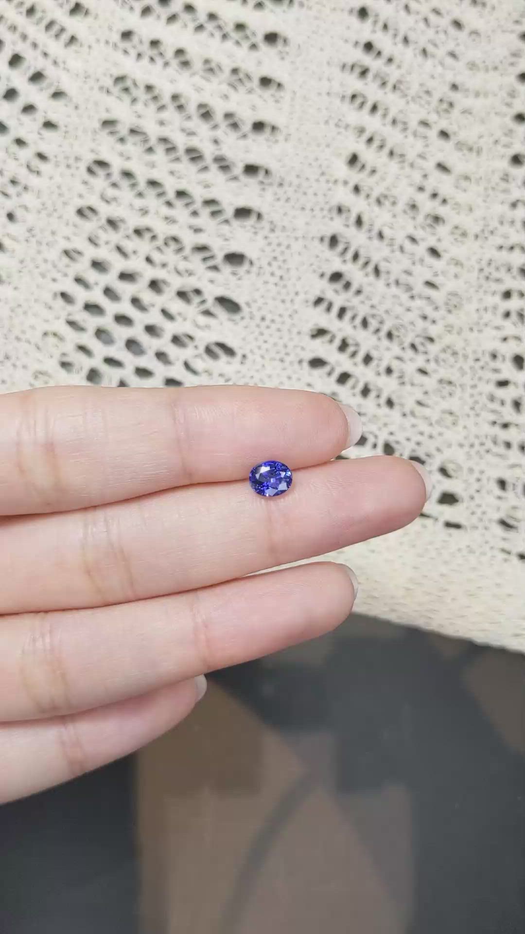 1.07 Ct. Blue Sapphire from Ceylon (Sri Lanka) Size Video