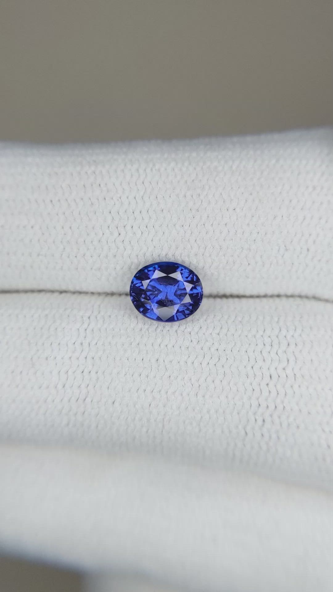 1.07 Ct. Blue Sapphire from Ceylon (Sri Lanka) Size Video