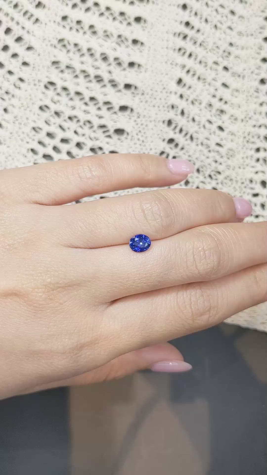 1.07 Ct. Blue Sapphire from Ceylon (Sri Lanka) Size Video