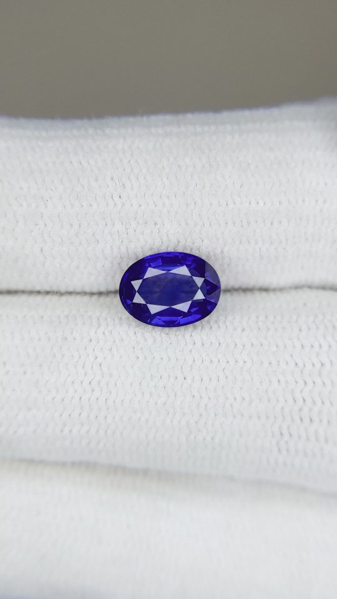 1.64 Ct. Blue Sapphire from Ceylon (Sri Lanka) Size Video