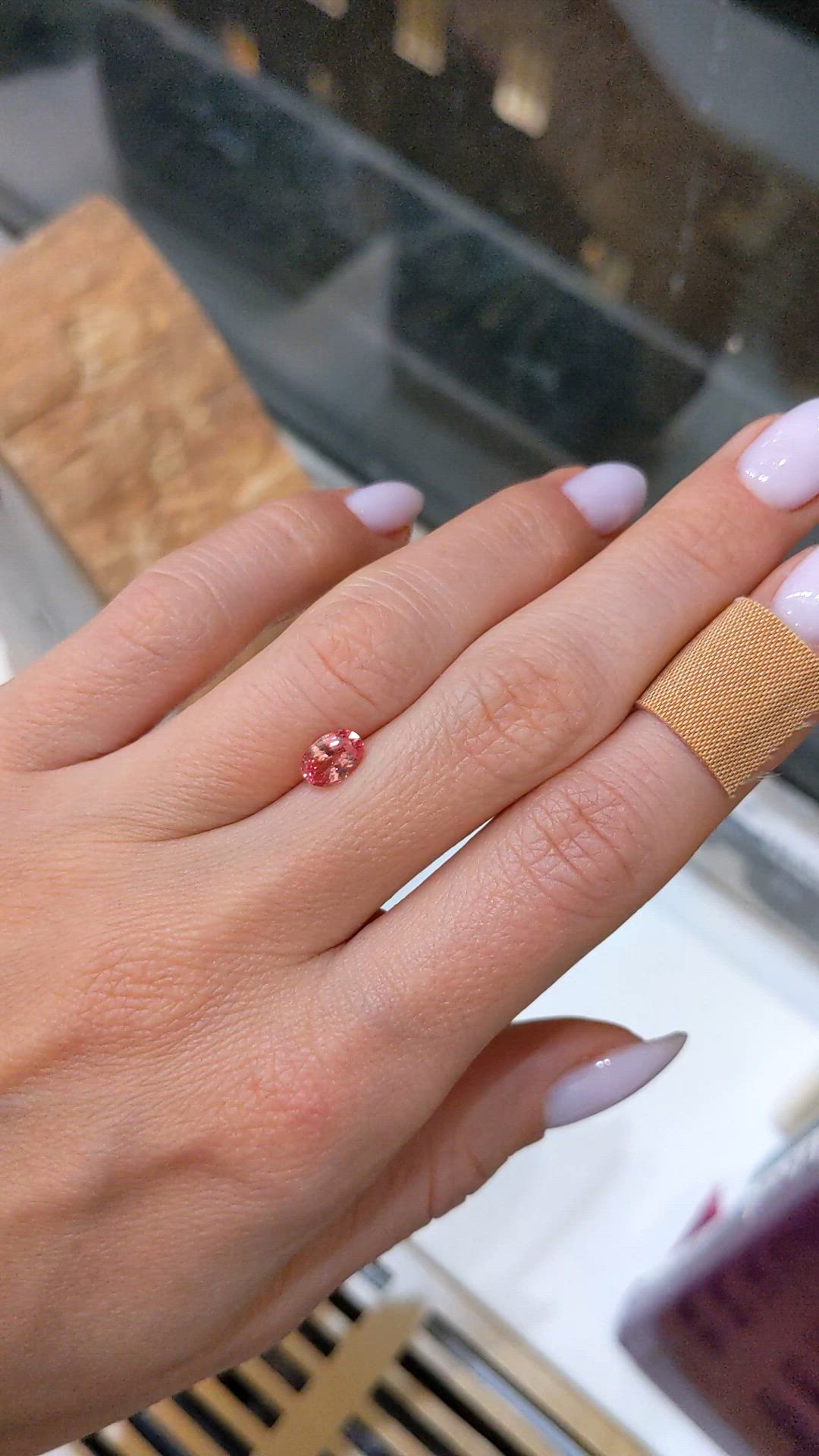 1.00 Ct. Padparadscha Sapphire from Ceylon (Sri Lanka) Size Video