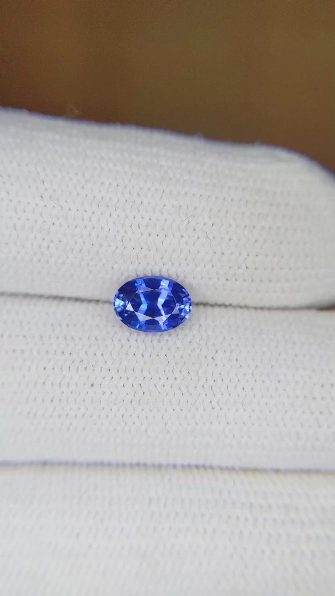 1.06 Ct. Blue Sapphire from Ceylon (Sri Lanka) Size Video