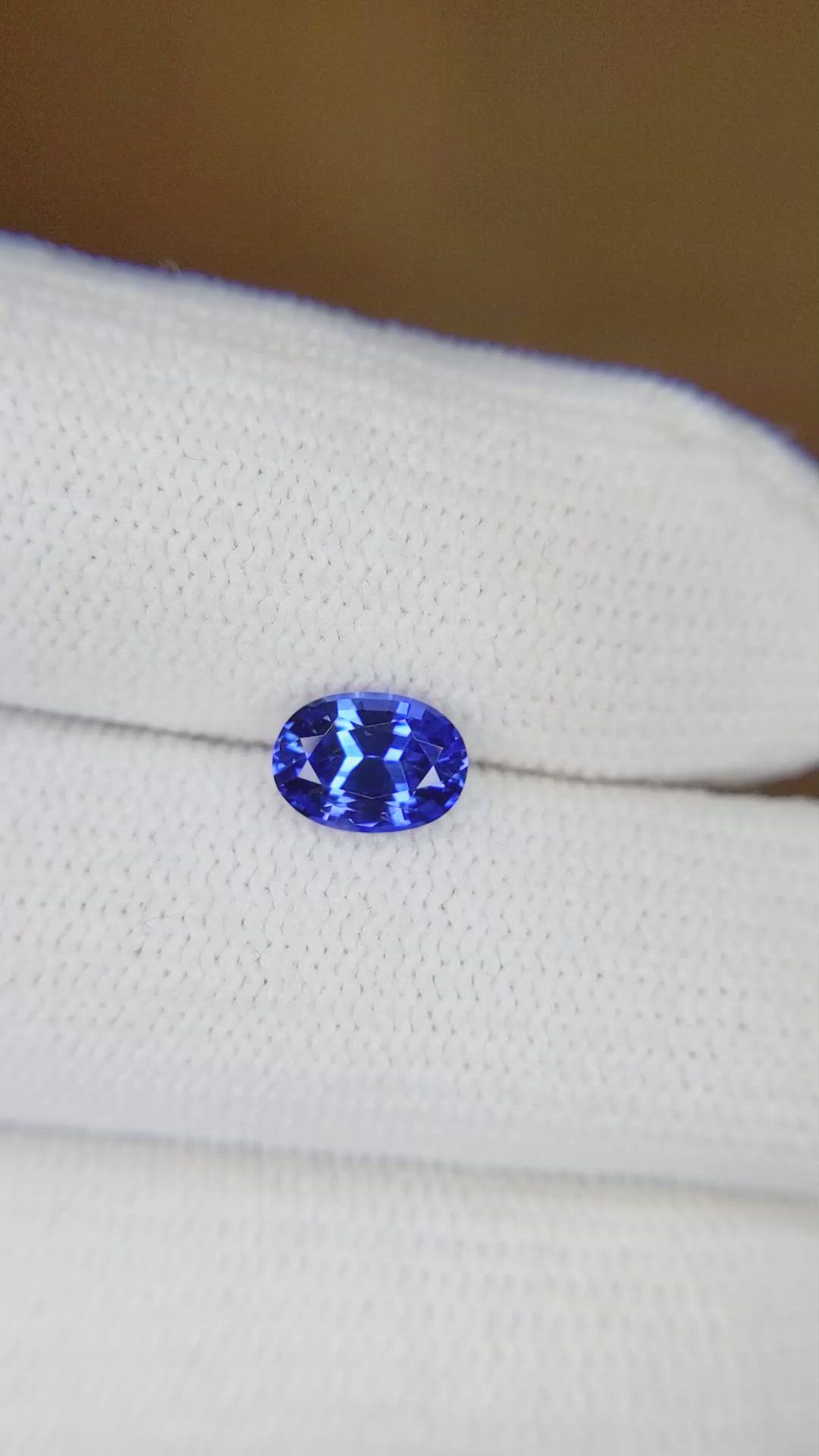 1.09 Ct. Blue Sapphire from Ceylon (Sri Lanka) Size Video