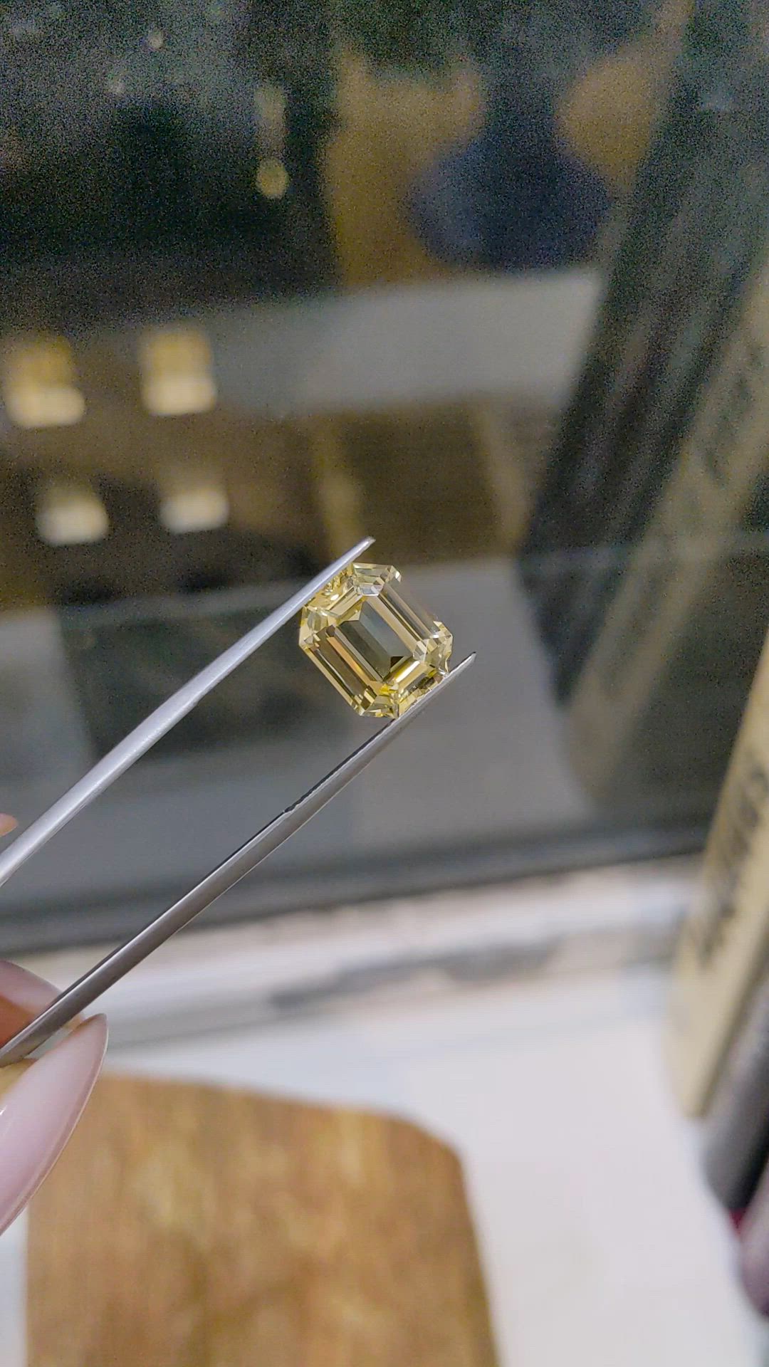 6.06 Ct. Sapphire from Ceylon (Sri Lanka) Size Video