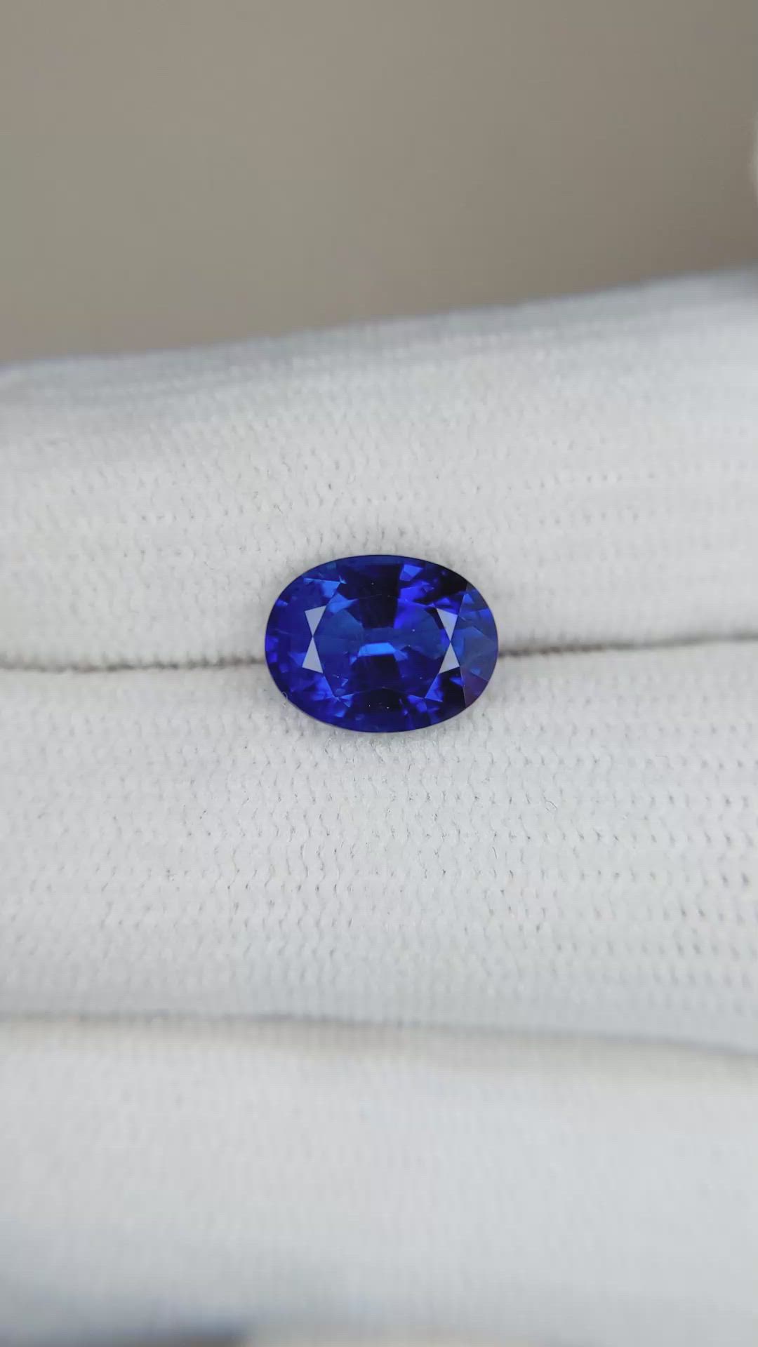 2.50 Ct. Blue Sapphire from Ceylon (Sri Lanka) Size Video