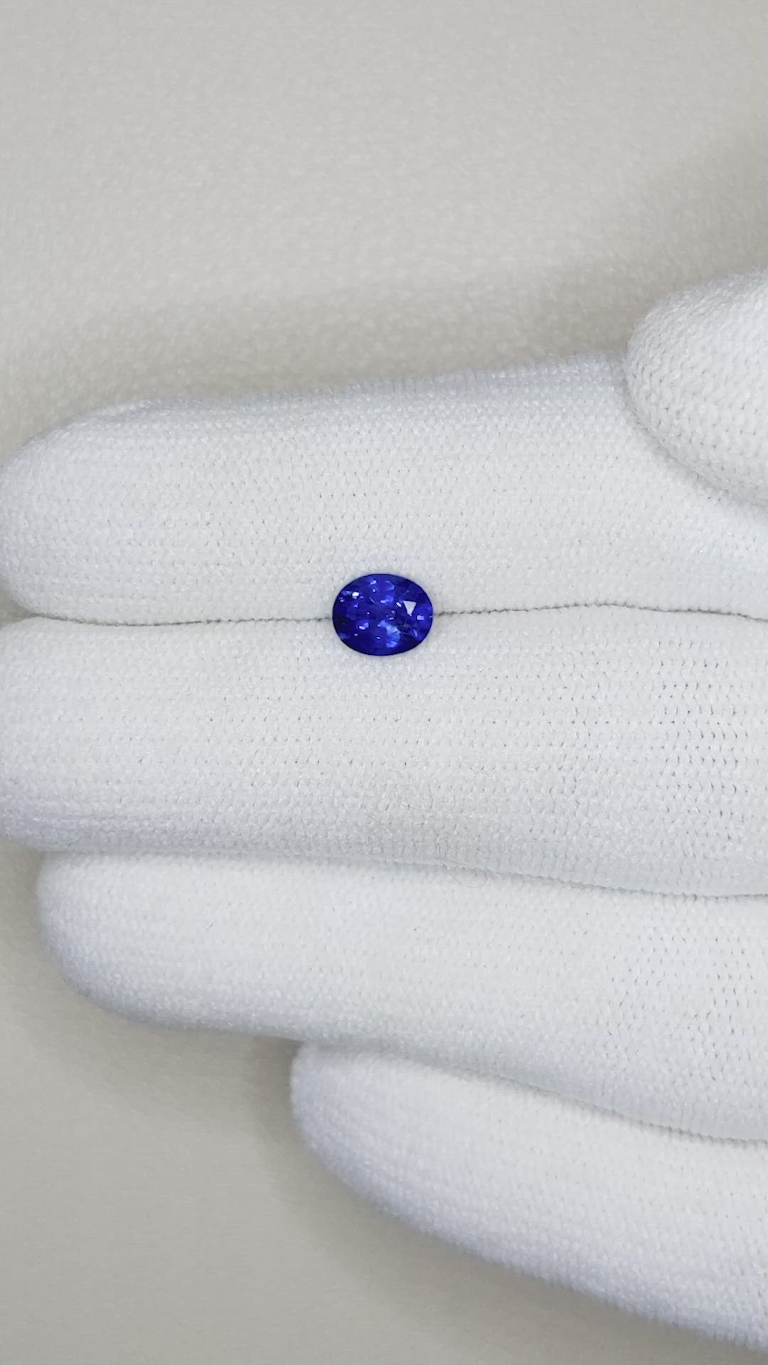 0.75 Ct. Blue Sapphire from Ceylon (Sri Lanka) Size Video