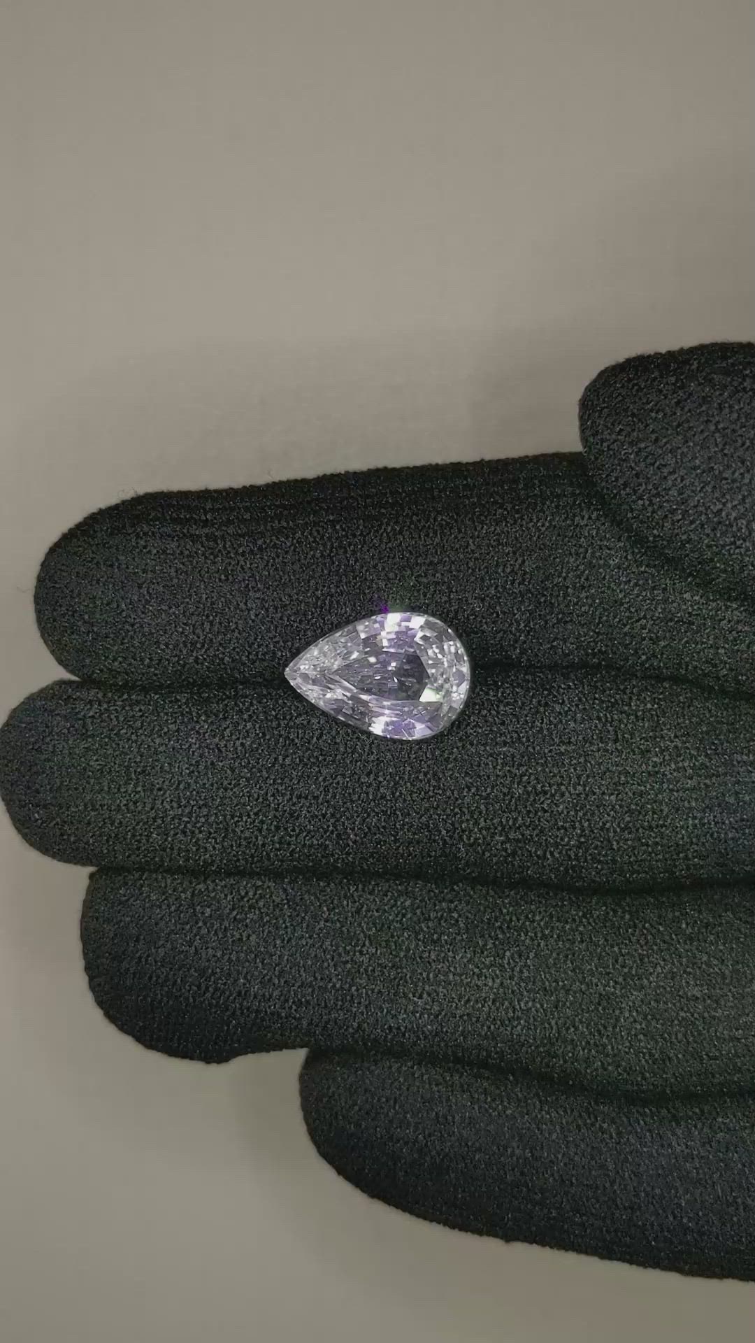 5.50 Ct. White Sapphire from Ceylon (Sri Lanka) Size Video