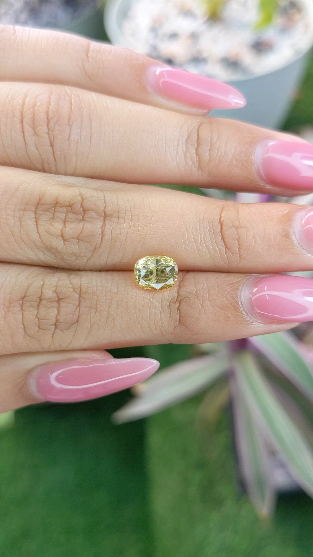 2.14 Ct. Yellow Sapphire from Ceylon (Sri Lanka) Size Video