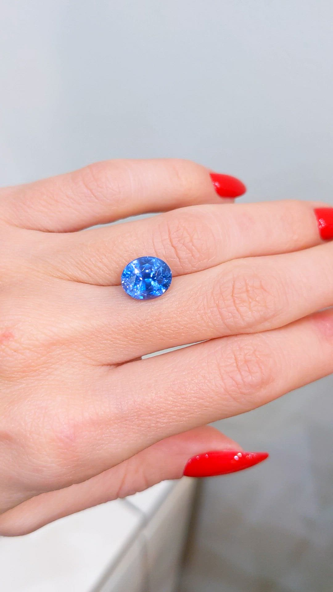 5.24 Ct. Blue Sapphire from Ceylon (Sri Lanka) Size Video