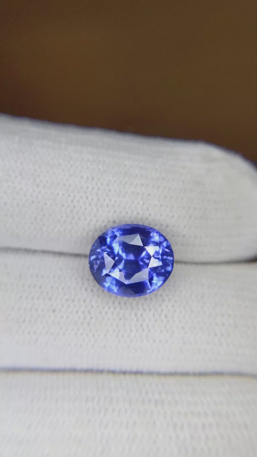 5.24 Ct. Blue Sapphire from Ceylon (Sri Lanka) Size Video