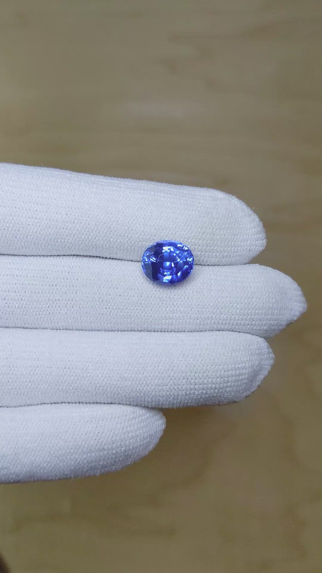 5.24 Ct. Blue Sapphire from Ceylon (Sri Lanka) Size Video