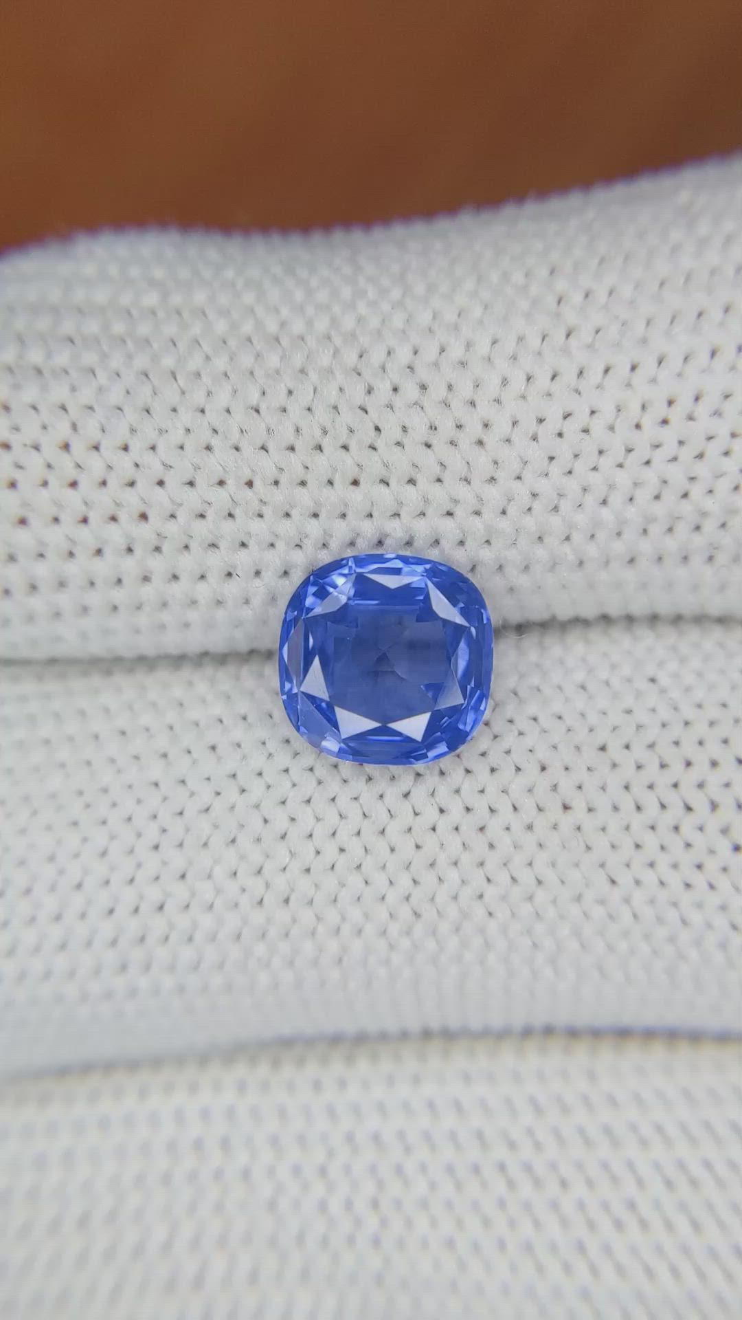 2.51 Ct. Blue Sapphire from Ceylon (Sri Lanka) Size Video
