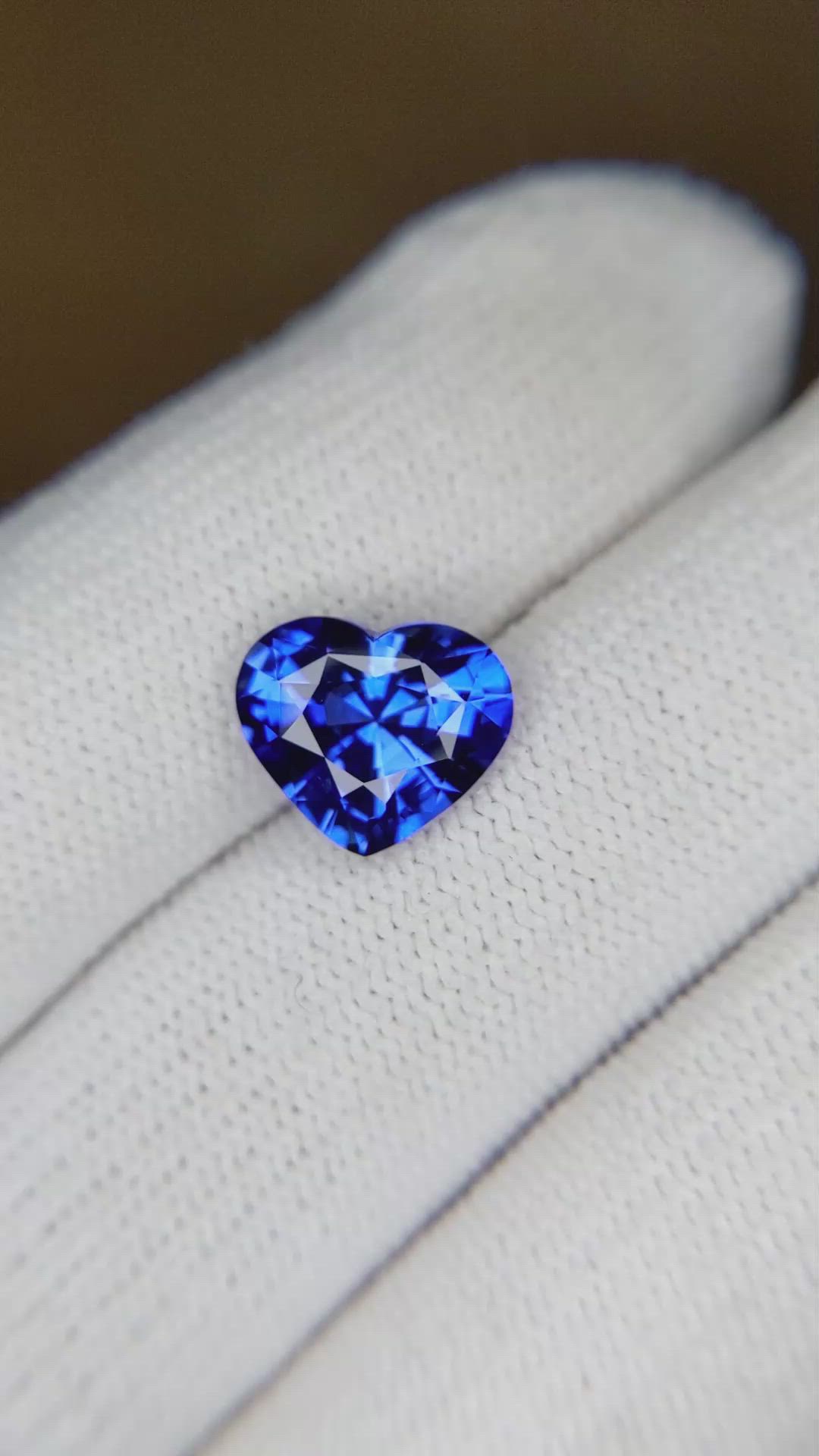 3.28 Ct. Blue Sapphire from Ceylon (Sri Lanka) Size Video