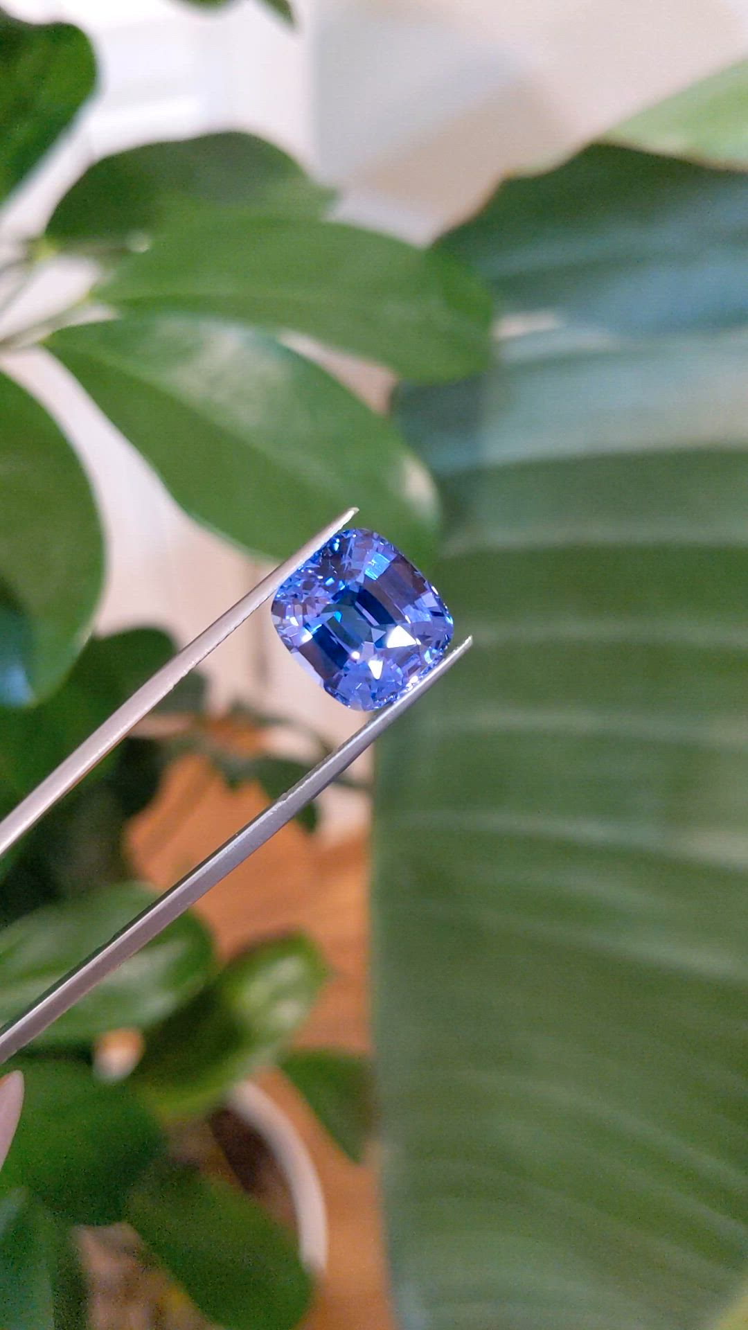 9.92 Ct. Blue Sapphire from Ceylon (Sri Lanka) Size Video