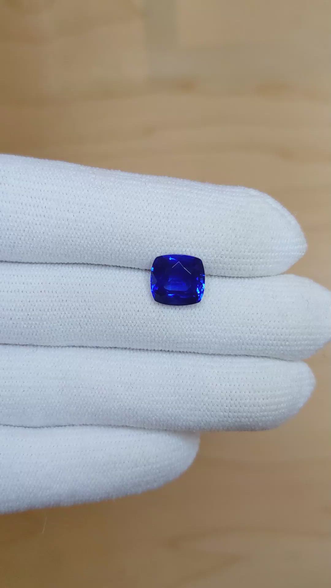 4.55 Ct. Blue Sapphire from Ceylon (Sri Lanka) Size Video