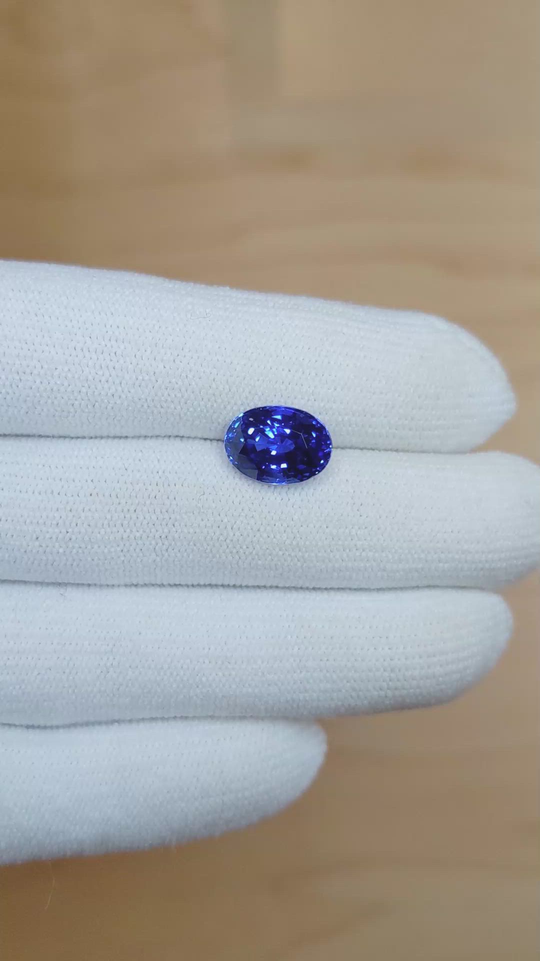 5.01 Ct. Blue Sapphire from Ceylon (Sri Lanka) Size Video