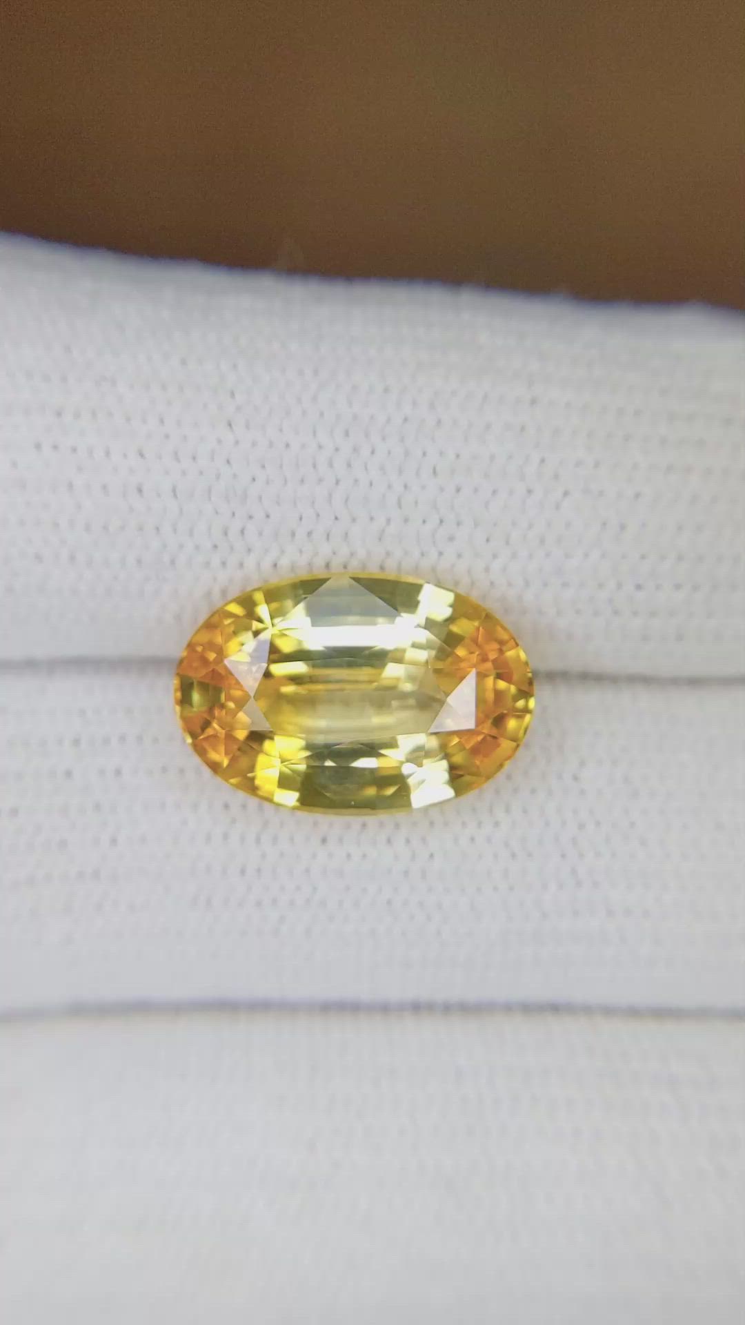 8.04 Ct. Yellow Sapphire from Ceylon (Sri Lanka) Size Video