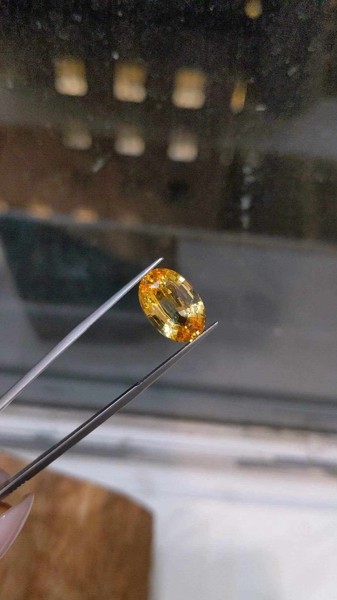 8.04 Ct. Yellow Sapphire from Ceylon (Sri Lanka) Size Video