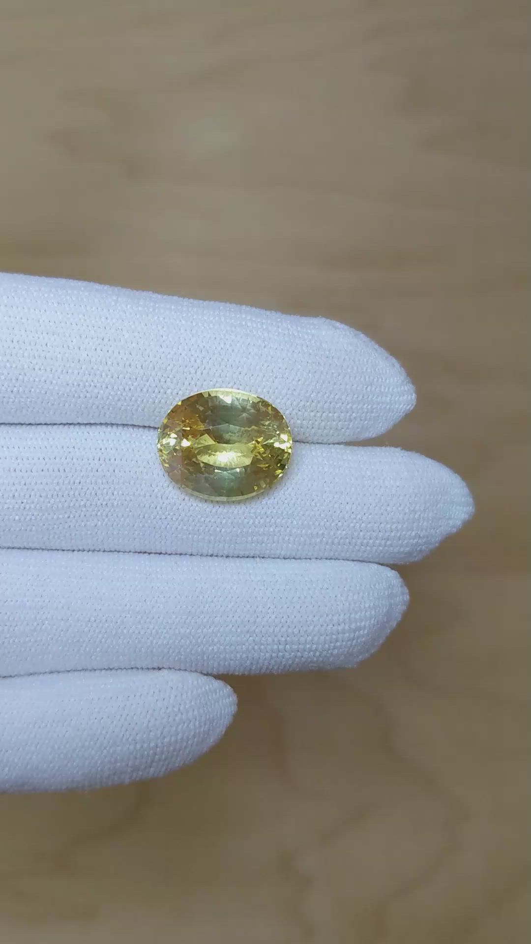 17.56 Ct. Yellow Sapphire from Ceylon (Sri Lanka) Size Video