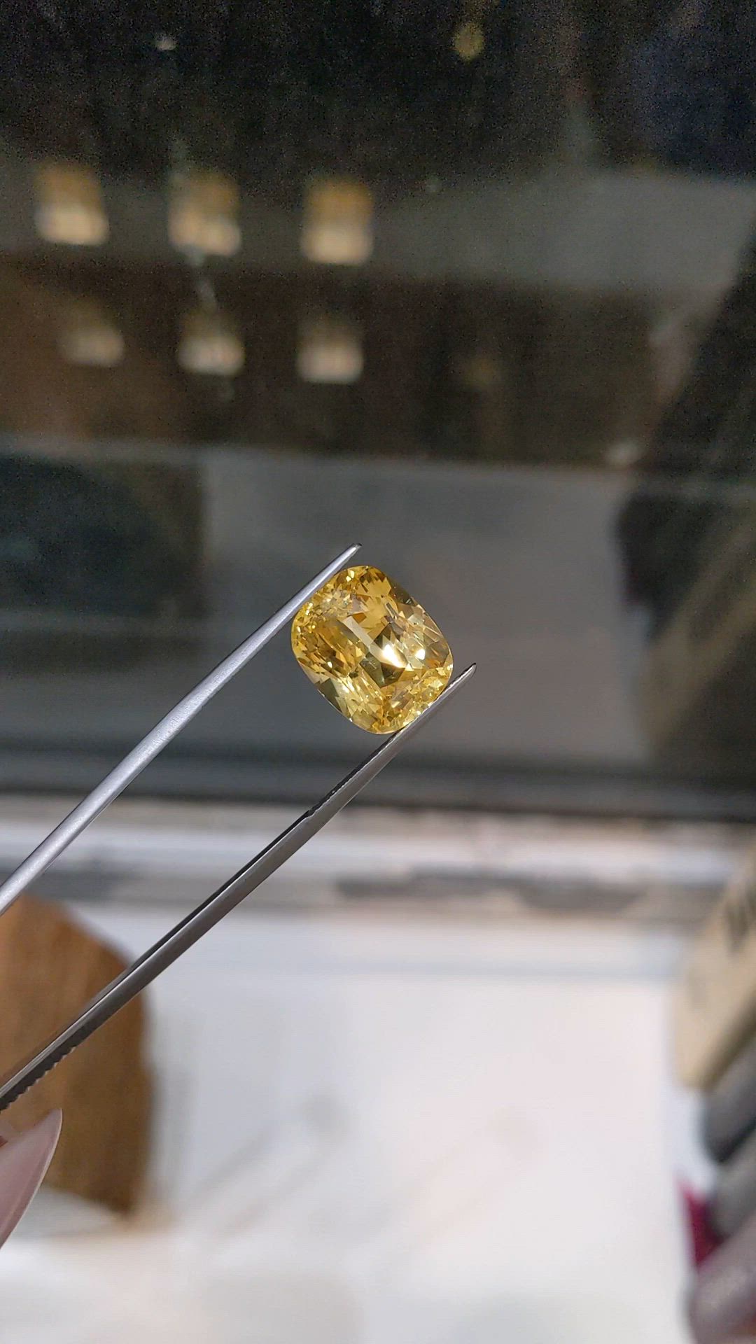 10.11 Ct. Yellow Sapphire from Ceylon (Sri Lanka) Size Video