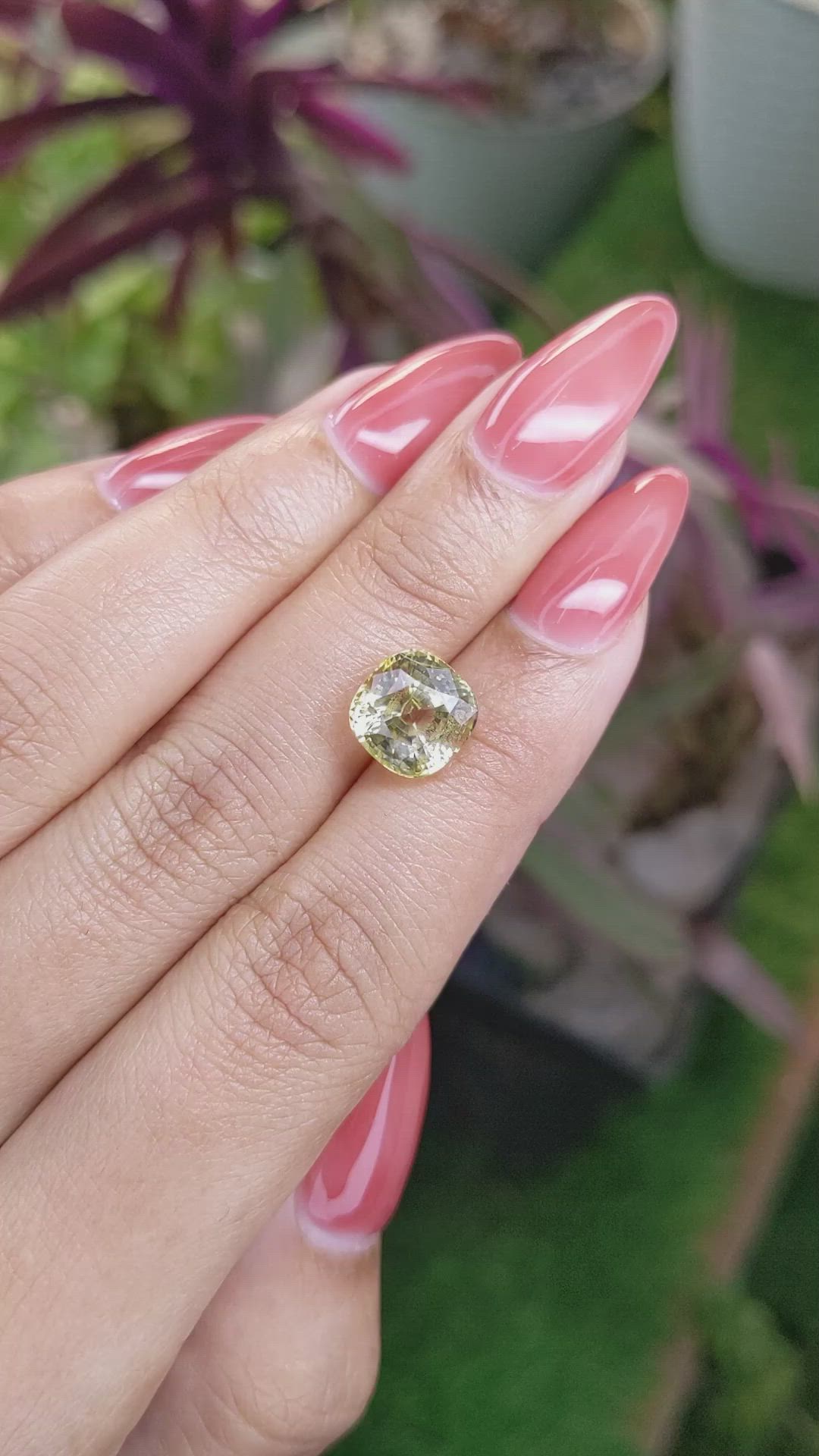 5.62 Ct. Sapphire from Ceylon (Sri Lanka) Size Video