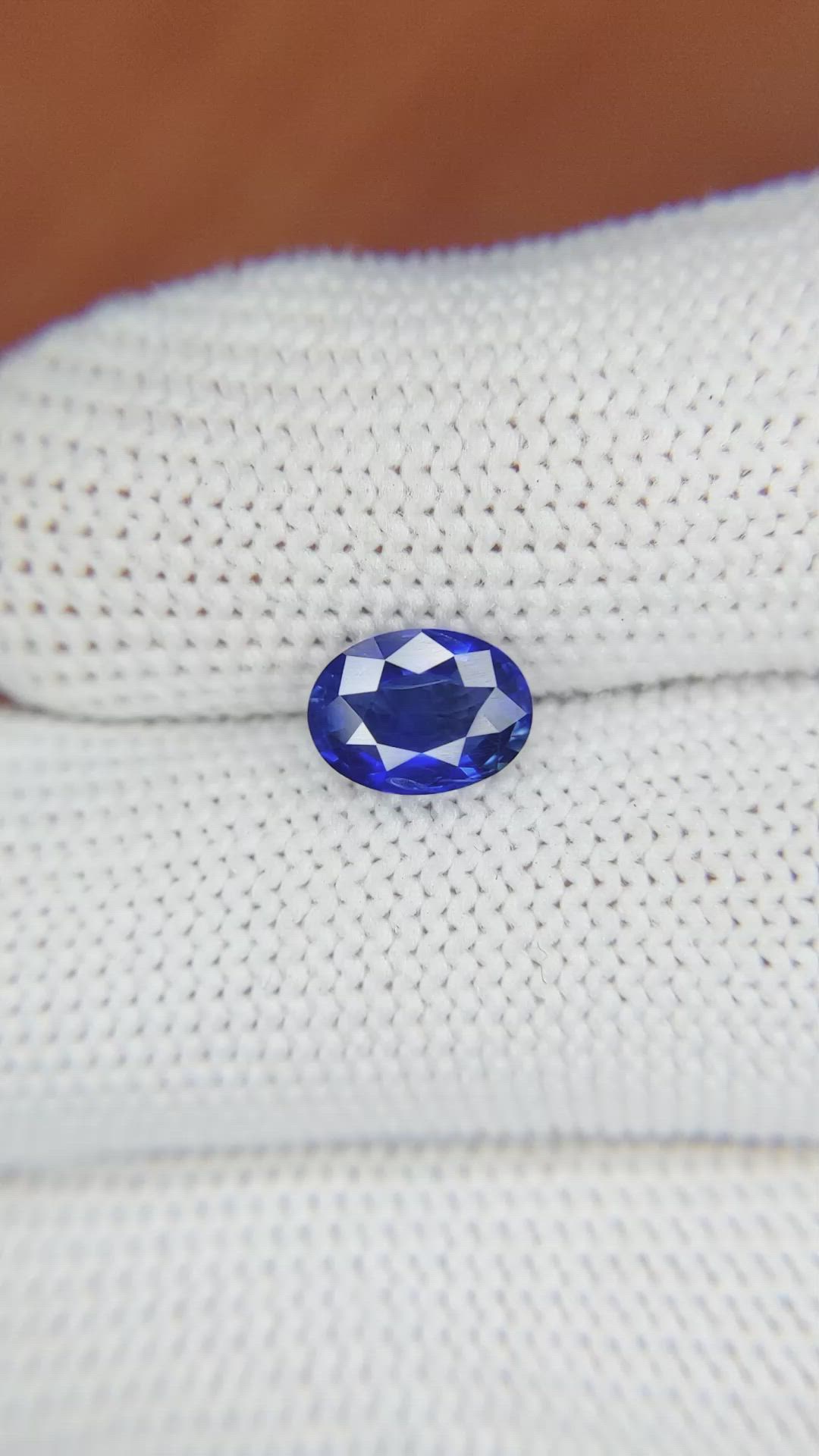 1.59 Ct. Blue Sapphire from Ceylon (Sri Lanka) Size Video