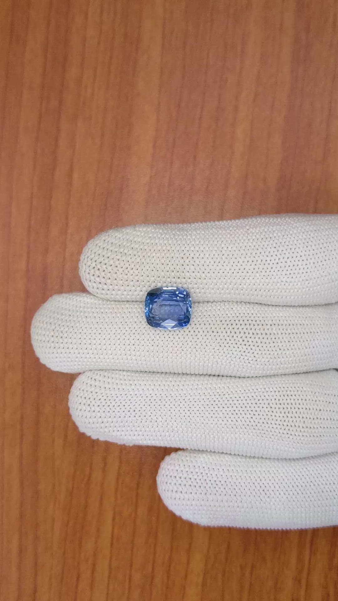 4.84 Ct. Blue Sapphire from Ceylon (Sri Lanka) Size Video