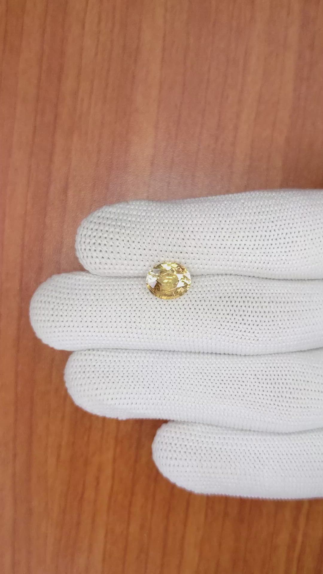 2.78 Ct. Sapphire from Ceylon (Sri Lanka) Size Video