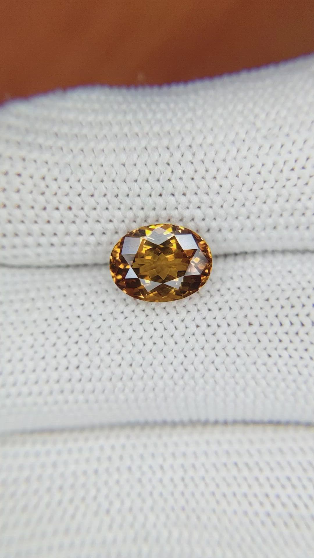 2.78 Ct. Yellowish Orange Sapphire from Ceylon (Sri Lanka) Size Video