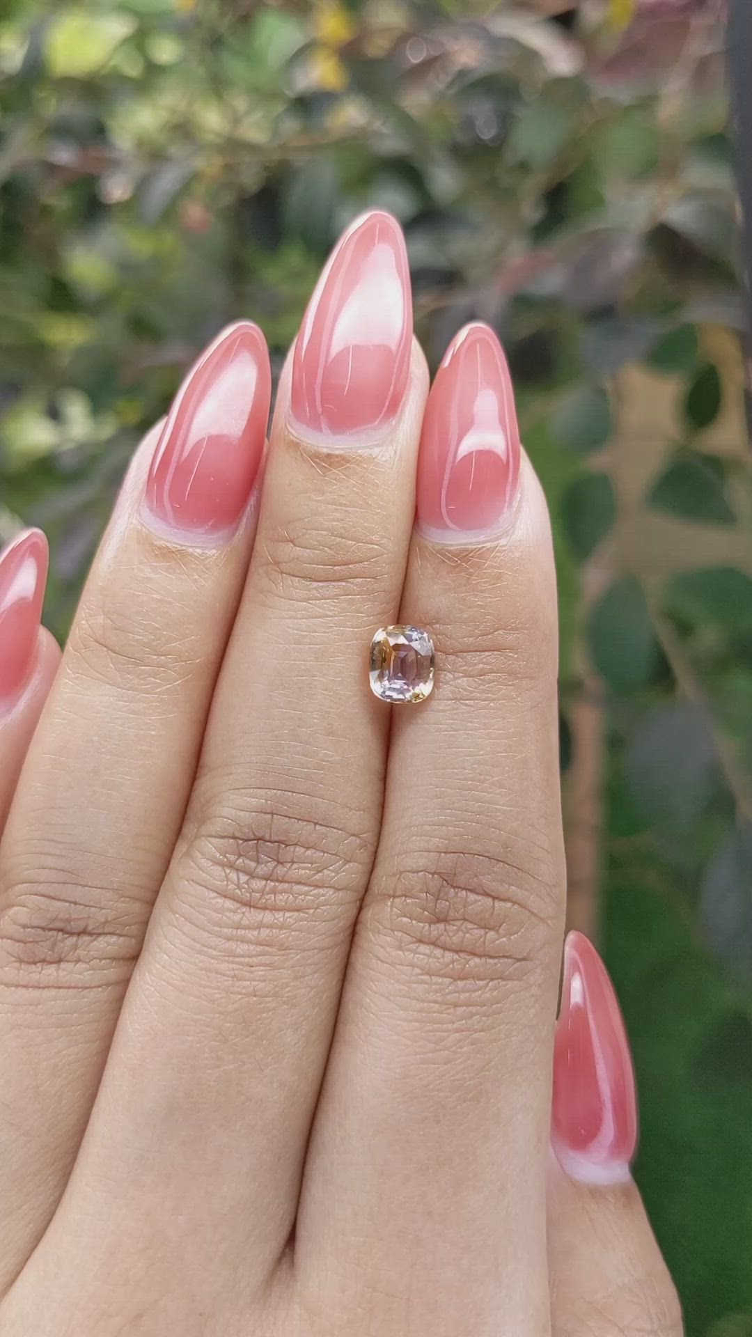 1.29 Ct. Bi Color Sapphire from Ceylon (Sri Lanka) Size Video