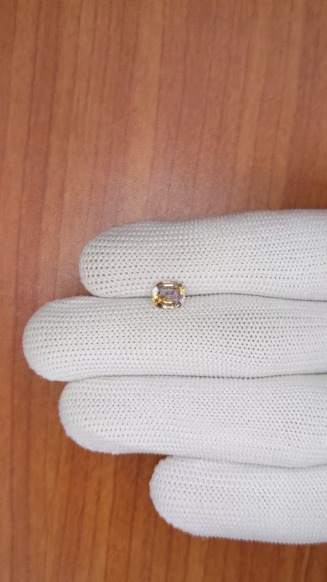 1.29 Ct. Bi Color Sapphire from Ceylon (Sri Lanka) Size Video