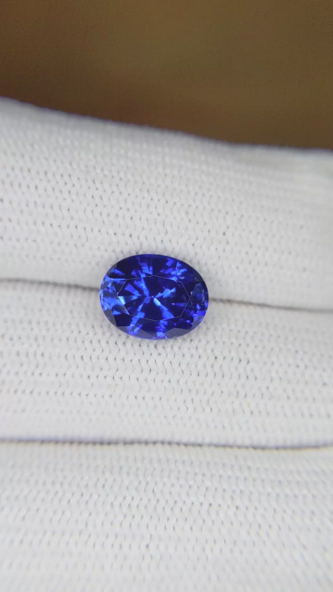 3.43 Ct. Blue Sapphire from Ceylon (Sri Lanka) Size Video