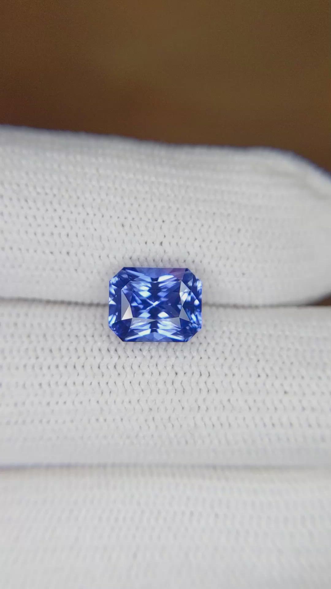 3.11 Ct. Blue Sapphire from Ceylon (Sri Lanka) Size Video