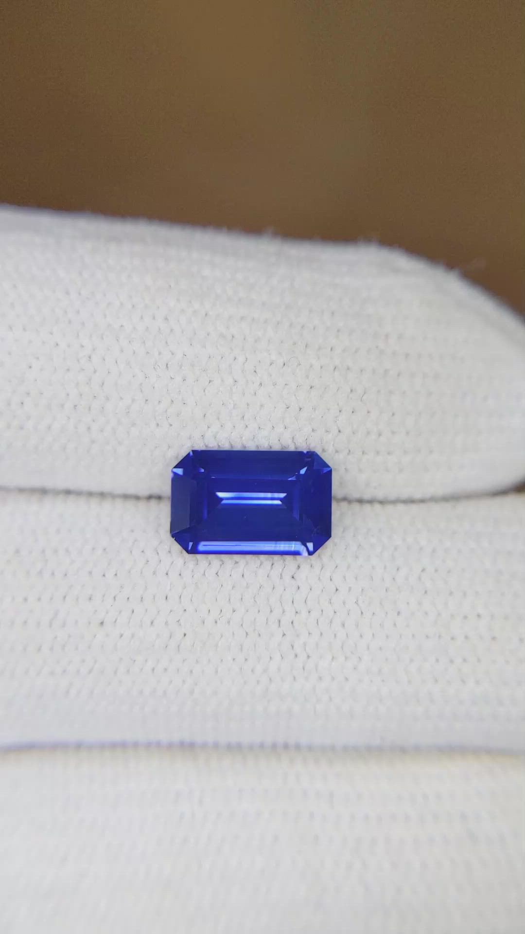 1.86 Ct. Blue Sapphire from Ceylon (Sri Lanka) Size Video