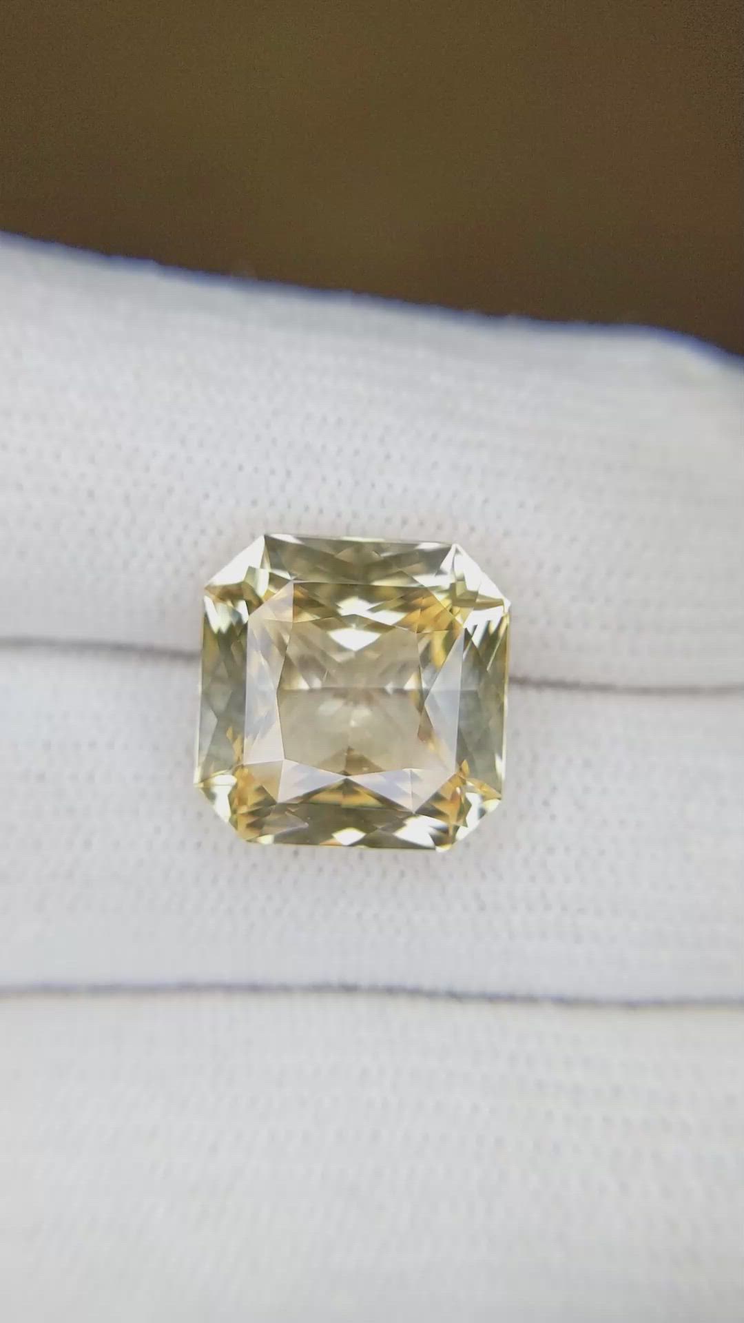 9.70 Ct. Yellow Sapphire from Ceylon (Sri Lanka) Size Video