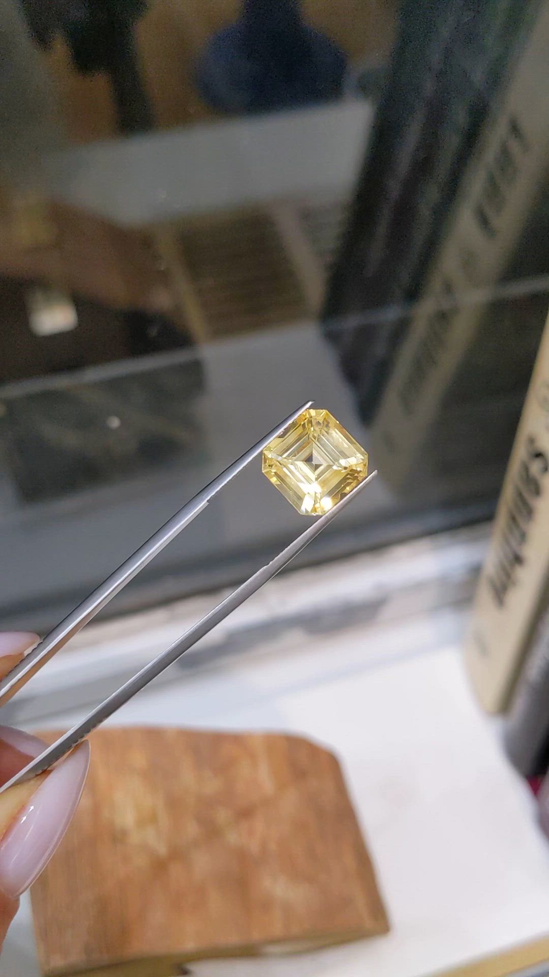 10.55 Ct. Yellow Sapphire from Ceylon (Sri Lanka) Size Video