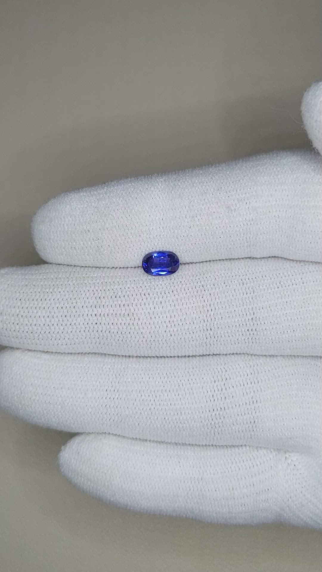 0.71 Ct. Blue Sapphire from Ceylon (Sri Lanka) Size Video